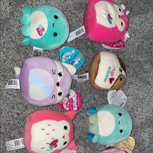 bundle of 8 5in/4.5in squishmallows!